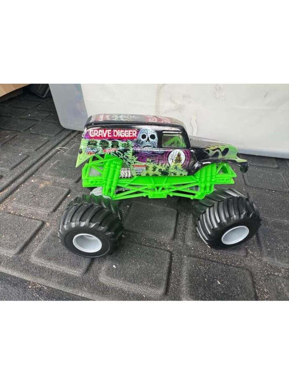 Monster Jam Truck Grave Digger  8 Inch Scale Diecast Metal Top Spin Master Used